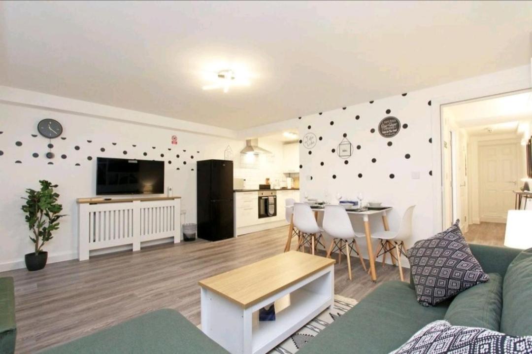 Heart Of Margate Apartment Bagian luar foto